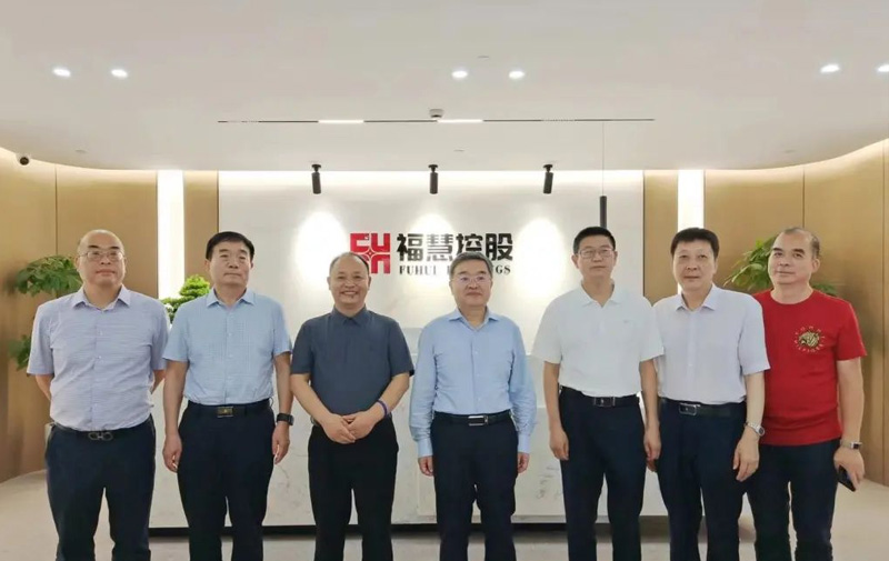 福慧快(kuai)訊(xun) | 中(zhong)共週(zhou)口(kou)市(shi)委常委(wei)、市(shi)委統戰(zhan)部部(bu)長皇甫立(li)新(xin)一行蒞(li)臨福(fu)慧控(kong)股(gu)攷(kao)詧(cha)指導